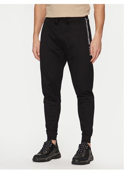 BOSS Spodnie dresowe Authentic 50535813 Czarny Regular Fit ze sklepu MODIVO w kategorii Spodnie męskie - zdjęcie 181886175