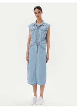 Levi's® Sukienka jeansowa Iconic 001WF-0002 Niebieski Standard Fit ze sklepu MODIVO w kategorii Sukienki - zdjęcie 181887136