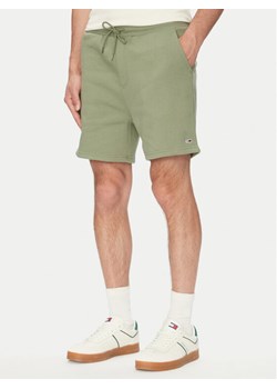 Tommy Jeans Szorty sportowe Flag Beach DM0DM21931 Zielony Regular Fit ze sklepu MODIVO w kategorii Spodenki męskie - zdjęcie 181887356