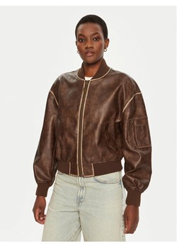 Guess Kurtka bomber W5RL21 WGW40 Brązowy Regular Fit ze sklepu MODIVO w kategorii Kurtki damskie - zdjęcie 181887398