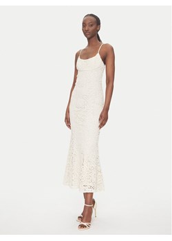 BARDOT Sukienka koktajlowa 57998DB6 Écru Slim Fit ze sklepu MODIVO w kategorii Sukienki - zdjęcie 181888326