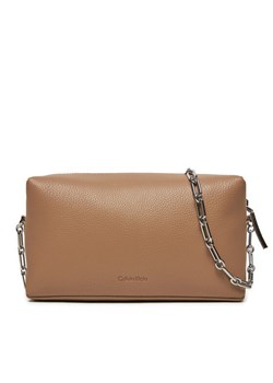 Calvin Klein Torebka Ck Plaque Camera Bag K60K612788 Brązowy ze sklepu MODIVO w kategorii Listonoszki - zdjęcie 181894105