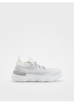 Reserved - Sportowe sneakersy - biały ze sklepu Reserved w kategorii Buty sportowe męskie - zdjęcie 181913395