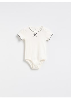 Reserved - Prążkowane body - złamana biel ze sklepu Reserved w kategorii Odzież dla niemowląt - zdjęcie 181915025