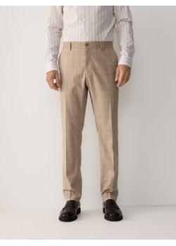 Reserved - Spodnie garniturowe slim fit - beżowy ze sklepu Reserved w kategorii Spodnie męskie - zdjęcie 181919006