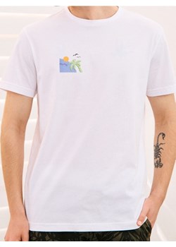 Sinsay - Koszulka z letnim drobnym motywem - biały ze sklepu Sinsay w kategorii T-shirty męskie - zdjęcie 181930078
