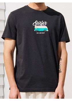 Sinsay - Koszulka z letnim drobnym motywem - szary ze sklepu Sinsay w kategorii T-shirty męskie - zdjęcie 181930079