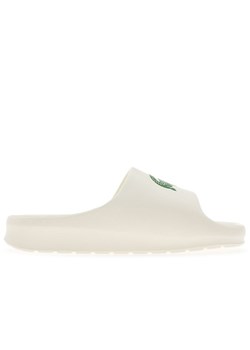 Klapki Lacoste Serve Slide 2.0 748CMA0022-1Y5 - białe ze sklepu streetstyle24.pl w kategorii Klapki męskie - zdjęcie 181930296