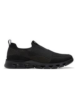 Clarks Slippersy &apos;&apos;Nature X Ease&apos;&apos; w kolorze czarnym ze sklepu Limango Polska w kategorii Buty sportowe męskie - zdjęcie 181933108