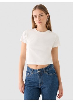 Damski t-shirt crop-top Outhorn OTHWAW24TTSHF2139 - biały ze sklepu Sportstylestory.com w kategorii Bluzki damskie - zdjęcie 181943739
