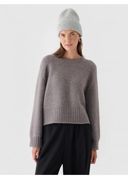 Damski sweter Outhorn OTHWAW24TSWEF116 - szary ze sklepu Sportstylestory.com w kategorii Swetry damskie - zdjęcie 181943856