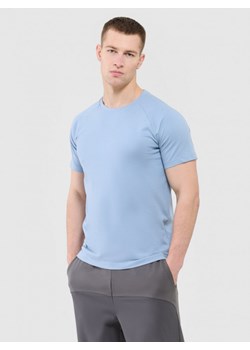 Męski t-shirt basic  Outhorn OTHWAW24TTSHM2378 - niebieski ze sklepu Sportstylestory.com w kategorii T-shirty męskie - zdjęcie 181943905