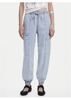 Desigual Jeansy Georgia 25SWDD42 Niebieski Loose Fit ze sklepu MODIVO w kategorii Jeansy damskie - zdjęcie 181945339