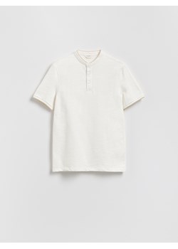 Reserved - Koszulka polo regular ze stójką - złamana biel ze sklepu Reserved w kategorii T-shirty męskie - zdjęcie 181947105
