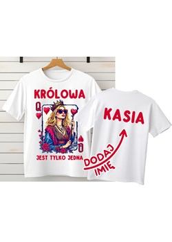 Damska koszulka na prezent - KRÓLOWA JEST TYLKO JEDNA Z IMIENIEM ze sklepu Time For Fashion w kategorii Bluzki damskie - zdjęcie 181953685