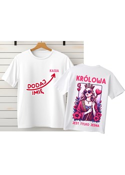 Damska koszulka na prezent - KRÓLOWA JEST TYLKO JEDNA Z IMIENIEM ze sklepu Time For Fashion w kategorii Bluzki damskie - zdjęcie 181953688