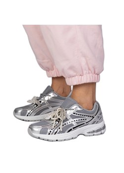 Srebrne sneakersy z odpinanymi ozdobami srebrny ze sklepu ButyModne.pl w kategorii Buty sportowe damskie - zdjęcie 181955239