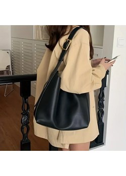 Elegancka torba na ramię z klamrą - Czarny ze sklepu Intimica.pl w kategorii Torebki hobo - zdjęcie 181960245