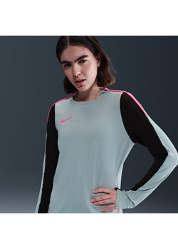 Damska koszulka piłkarska z półokrągłym dekoltem Dri-FIT Nike Strike - Szary ze sklepu Nike poland w kategorii Bluzki damskie - zdjęcie 181960365