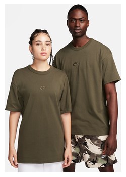 T-shirt męski Nike Sportswear Premium Essentials - Zieleń ze sklepu Nike poland w kategorii T-shirty męskie - zdjęcie 181960429