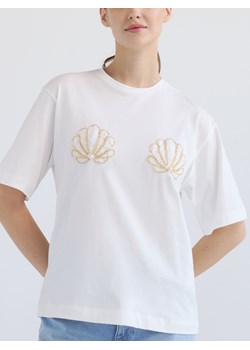 Reserved - T-shirt z ozdobną aplikacją - złamana biel ze sklepu Reserved w kategorii Bluzki damskie - zdjęcie 181966679