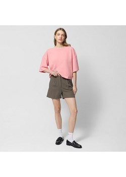 Damskie spodenki materiałowe Outhorn OTHWSS24TSHOF397 - brązowe ze sklepu Sportstylestory.com w kategorii Szorty - zdjęcie 181970565