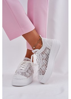 Damskie Sneakersy Z Szydełkową Cholewką Na Platformie Białe Mirietto ze sklepu ZAZOO w kategorii Buty sportowe damskie - zdjęcie 181983299