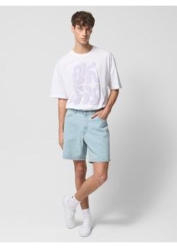 Męskie spodenki jeansowe Outhorn OTHWSS24TSHOM404 - niebieskie ze sklepu Sportstylestory.com w kategorii Spodenki męskie - zdjęcie 181999377