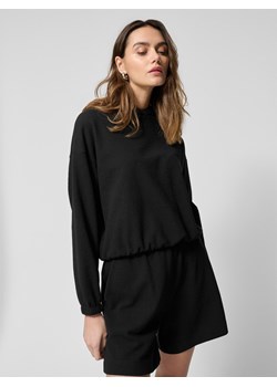 Damska bluza dresowa nierozpinana z kapturem Outhorn OTHWSS24TSWSF1631 - czarna ze sklepu Sportstylestory.com w kategorii Bluzy damskie - zdjęcie 181999545