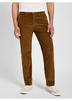 LEE MĘSKIE SPODNIE MATERIAŁOWE LEE REGULAR CHINO BUFFALO 112355777 ze sklepu YouNeedit.pl w kategorii Spodnie męskie - zdjęcie 182003195