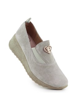 Skórzane półbuty na koturnie taupe Filippo DP6786 szare ze sklepu ButyModne.pl w kategorii Półbuty damskie - zdjęcie 182004089