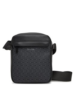 Saszetka Calvin Klein Ck Must Reporter S Mono K50K512909 Czarny ze sklepu eobuwie.pl w kategorii Torby męskie - zdjęcie 182024639