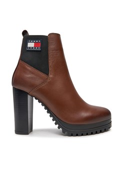 Botki Tommy Jeans Tjw New Ess High Heel Boot EN0EN02439 Brązowy ze sklepu eobuwie.pl w kategorii Botki - zdjęcie 182026515