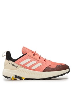 Trekkingi adidas Terrex Trailmaker RAIN.RDY Hiking Shoes HQ5811 Koralowy ze sklepu eobuwie.pl w kategorii Buty trekkingowe dziecięce - zdjęcie 182027775