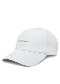 Czapka z daszkiem Calvin Klein Jeans Printed Monologo Cap LV04K5027G Biały ze sklepu eobuwie.pl w kategorii Czapki z daszkiem damskie - zdjęcie 182031268