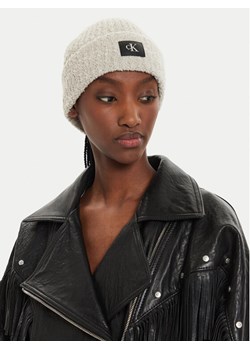 Czapka Calvin Klein Hardware K60K612652 Beżowy ze sklepu eobuwie.pl w kategorii Czapki zimowe damskie - zdjęcie 182032047