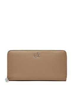 Duży Portfel Damski Calvin Klein Ck Daily Large Zip Around_Pbl K60K612850 Brązowy ze sklepu eobuwie.pl w kategorii Portfele damskie - zdjęcie 182034626