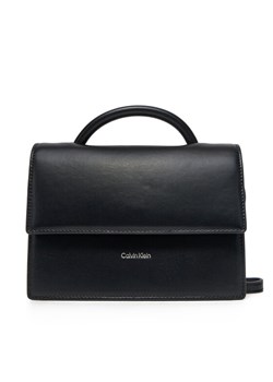 Torebka Calvin Klein Ck Linn Top Handle Crossbody K60K613162 Czarny ze sklepu eobuwie.pl w kategorii Torebki damskie - zdjęcie 182035806