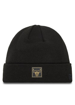 Czapka New Era Chicago Bulls Metallic Badge Cuff Knit 60424828 Czarny ze sklepu eobuwie.pl w kategorii Czapki zimowe męskie - zdjęcie 182038225