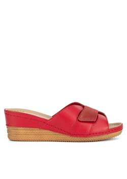 Klapki Go Soft ARC-2309-07 Czerwony ze sklepu eobuwie.pl w kategorii Klapki damskie - zdjęcie 182039596