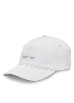 Czapka z daszkiem Calvin Klein Must Tpu Logo K60K610525 Biały ze sklepu eobuwie.pl w kategorii Czapki z daszkiem damskie - zdjęcie 182044299
