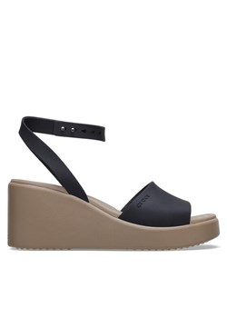 Sandały Crocs Brooklyn Ankle Strap Wedge 209406 Czarny ze sklepu eobuwie.pl w kategorii Sandały damskie - zdjęcie 182045419