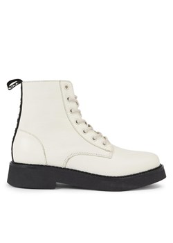 Botki Tommy Jeans Tjw Lace Up Flat Boot EN0EN02310 Écru ze sklepu eobuwie.pl w kategorii Workery damskie - zdjęcie 182046648