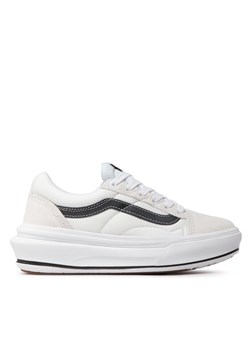 Tenisówki Vans Old Skool Overt VN0A7Q5EWHT1 Biały ze sklepu eobuwie.pl w kategorii Trampki damskie - zdjęcie 182054666
