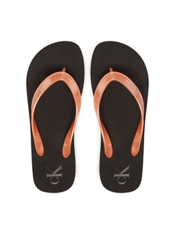 Japonki Calvin Klein Jeans Beach Sandal Monologo Tpu YW0YW01719 Złoty ze sklepu eobuwie.pl w kategorii Klapki damskie - zdjęcie 182058015