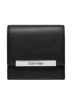 Mały Portfel Damski Calvin Klein K60K612206 Czarny ze sklepu eobuwie.pl w kategorii Portfele damskie - zdjęcie 182058395