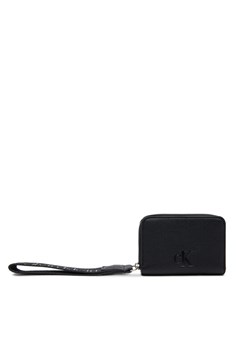 Mały Portfel Damski Calvin Klein Jeans Ultralight Md Zip W/ Wristlet LV04K1024G Czarny - id: 8721107873305 - marki Calvin Klein - 182061477 Mały Portfel Damski Calvin Klein Jeans Ultralight Md Zip W/ Wristlet LV04K1024G Czarny ze sklepu eobuwie.pl w kategorii Portfele damskie - zdjęcie 182061477