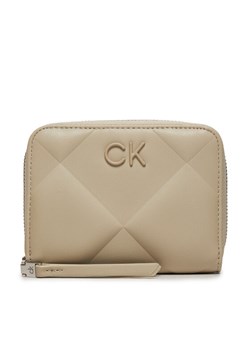 Duży Portfel Damski Calvin Klein Quilt K60K611783 Beżowy ze sklepu eobuwie.pl w kategorii Portfele damskie - zdjęcie 182065526