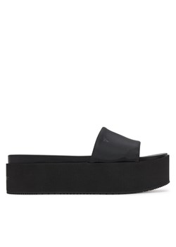 Klapki Calvin Klein Jeans Flatform Sandal Slide In Nylon YW0YW01791 Czarny ze sklepu eobuwie.pl w kategorii Klapki damskie - zdjęcie 182073135