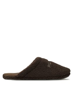 Kapcie Tommy Hilfiger Warm Curly House Shoe FM0FM05226 Brązowy - id: 0000304445897 - marki Tommy Hilfiger - 182073419 Kapcie Tommy Hilfiger Warm Curly House Shoe FM0FM05226 Brązowy ze sklepu eobuwie.pl w kategorii Kapcie męskie - zdjęcie 182073419
